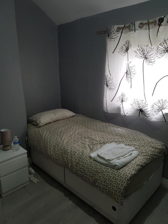 Atlas Road Guest House Cardiff Bagian luar foto