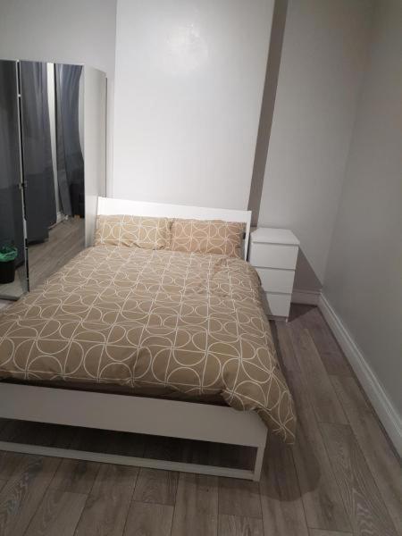 Atlas Road Guest House Cardiff Bagian luar foto